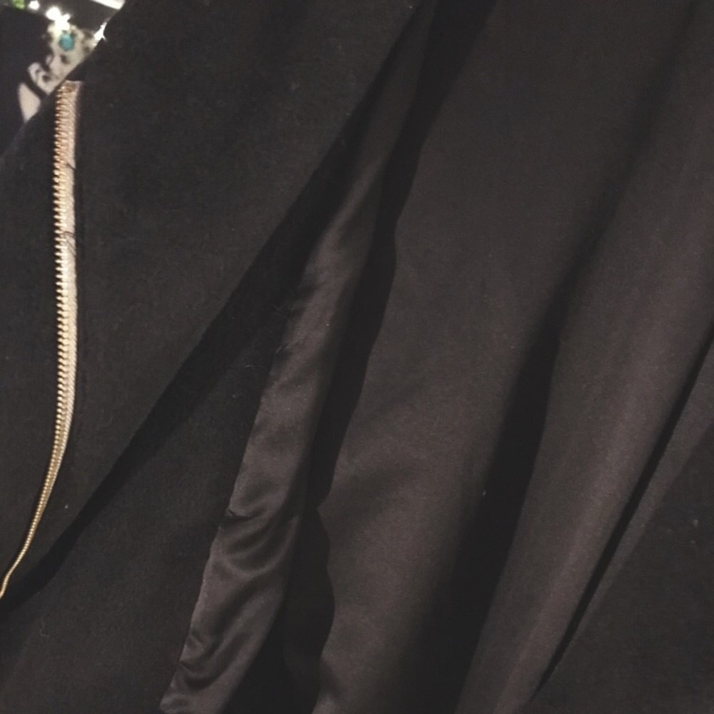 Tobi Women’s Wool Coat - Picture 7 of 7